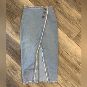 Sincerely Jules Light Blue Denim Skirt. Size 0/24